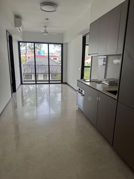 Royalgreen, 6A Anamalai Avenue, 2 Bedrooms, 721 sqft, Condominium For Sale, by Cathy Goh, 500200221 - Kitchen - PropertyGuru.com.sg