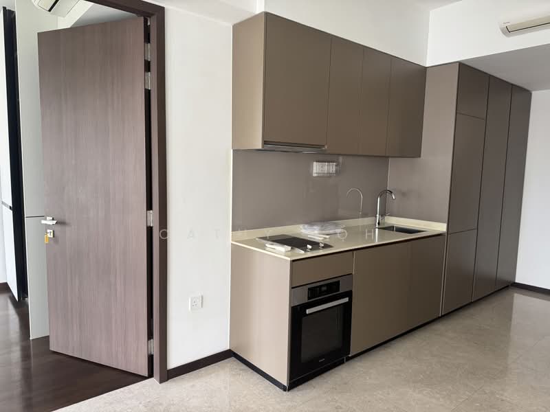 Royalgreen, 6A Anamalai Avenue, 2 Bedrooms, 721 sqft, Condominium For Sale, by Cathy Goh, 500200221 - Kitchen - PropertyGuru.com.sg