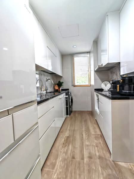 The Maylea, 242K Pasir Panjang Road, 2 Bedrooms, 1,023 sqft, Condominium For Sale, by Francis Tay, 500200223 - Kitchen - PropertyGuru.com.sg