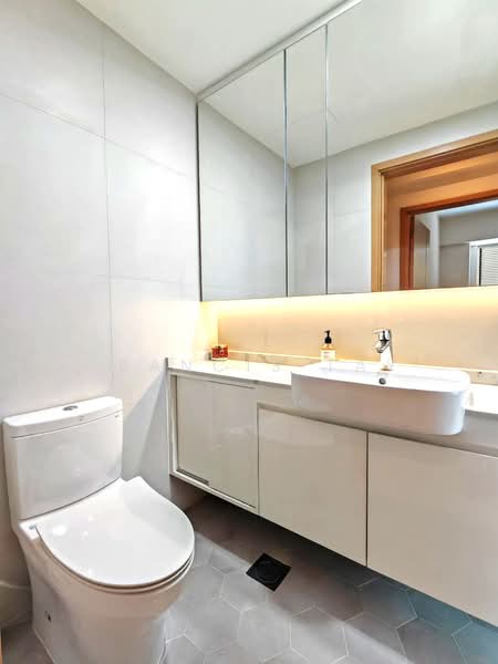 The Maylea, 242K Pasir Panjang Road, 2 Bedrooms, 1,023 sqft, Condominium For Sale, by Francis Tay, 500200223 - Bathroom - PropertyGuru.com.sg
