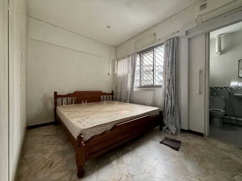 59 Chai Chee Road, 59 Chai Chee Road, 2 Bedrooms, 850 sqft, HDB Flat For Rent, by Lim Kar Gee, 500200230 - Master Bedroom - PropertyGuru.com.sg