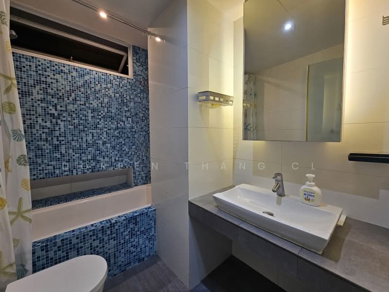 Mandarin Gardens, 5 Siglap Road, 1 Bedroom, 829 sqft, Condominium For Rent, by Doreen Thang CL, 500200252 - Master Bathroom - PropertyGuru.com.sg