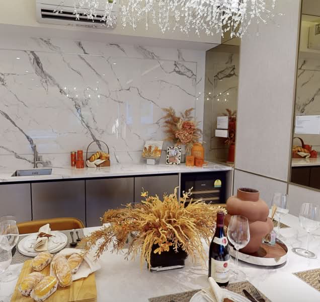 Grand Dunman, 18 Dunman Road, 4 Bedrooms, 1,787 sqft, Condominium For Sale, by Liew Derrick, 500200255 - Dining Room - PropertyGuru.com.sg