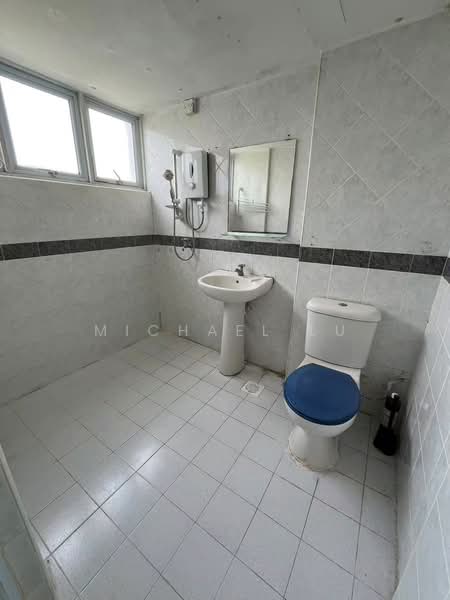 Pine Grove, 1A Pine Grove, 1 Bedroom, 250 sqft, Condominium For Rent, by Michael Lu, 500200259 - Bathroom - PropertyGuru.com.sg