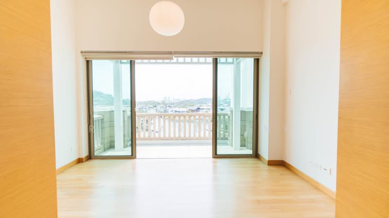 The Berth by the Cove, 228 Ocean Drive, 4 Bedrooms, 3,089 sqft, Condominium For Sale, by Richard Jany, 500200264 - Balcony - PropertyGuru.com.sg