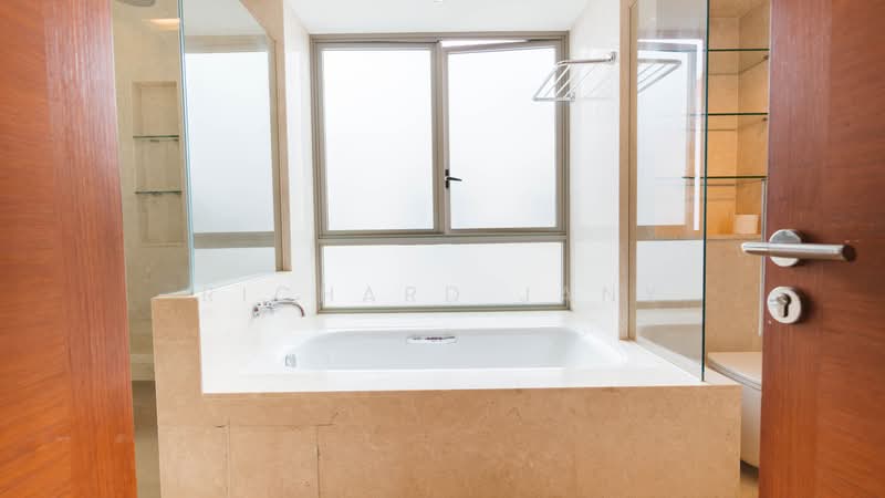 The Berth by the Cove, 228 Ocean Drive, 4 Bedrooms, 3,089 sqft, Condominium For Sale, by Richard Jany, 500200264 - Bathroom - PropertyGuru.com.sg