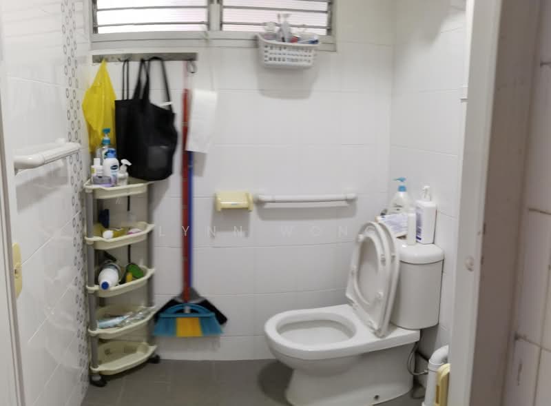 708 Bedok North Road, 708 Bedok North Road, Bedok / Upper East Coast, Room Rental, 120 sqft, HDB Flat For Rent, by Lynn Wong, 500200272 - Bathroom - PropertyGuru.com.sg