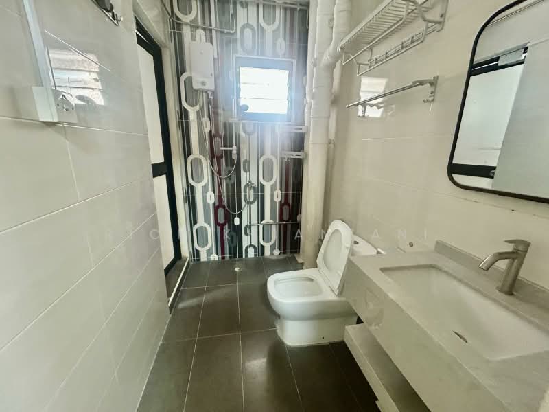 11 Pine Close, 11 Pine Close, 3 Bedrooms, 1,216 sqft, HDB Flat For Sale, by Rick Khiantani, 500200277 - Bathroom - PropertyGuru.com.sg