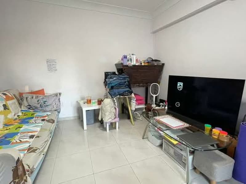 251 Compassvale Street, 251 Compassvale Street, 3 Bedrooms, 1,237 sqft, HDB Flat For Rent, by Miriam R. Ng, 500200280 - Living Room - PropertyGuru.com.sg