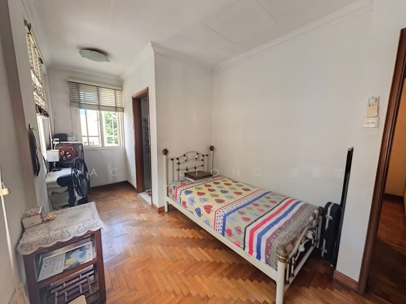❤️ Corner Terrace within 1 KM to Maris Stella Pr. School ❤️, Jalan Lokam, Jalan Mahir, Tai Keng Avenue, Tai Keng Gardens, Tai Keng Lane, Tai Keng Place, Tai Keng Terrace, Upper Paya Lebar Road, Upper Serangoon Road, Wan Tho Avenue, 5 Bedrooms, 3,500 sqft, Corner Terrace For Sale, by Grace LIONG 梁礜從, 500200285 - Bedroom - PropertyGuru.com.sg