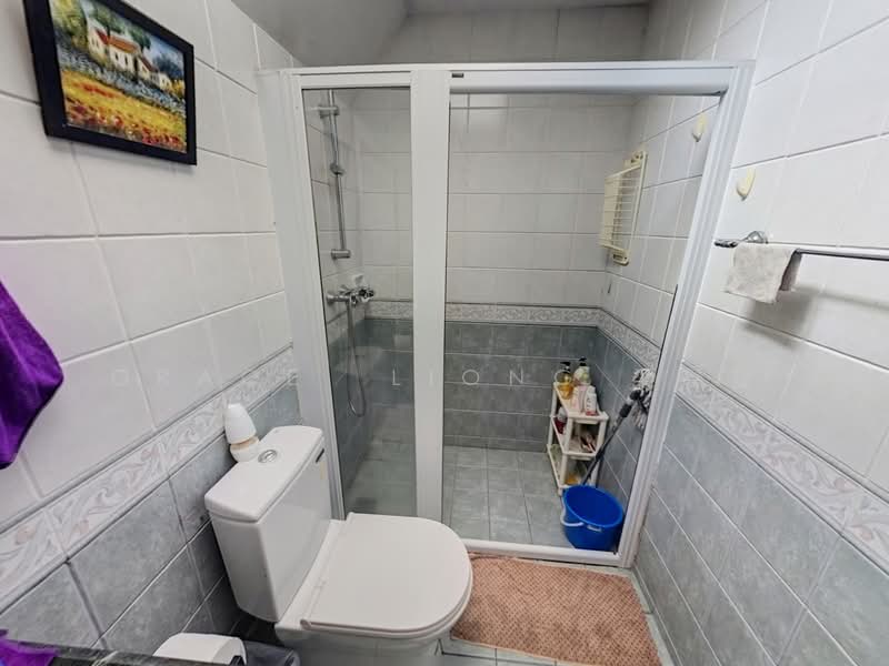 ❤️ Corner Terrace within 1 KM to Maris Stella Pr. School ❤️, Jalan Lokam, Jalan Mahir, Tai Keng Avenue, Tai Keng Gardens, Tai Keng Lane, Tai Keng Place, Tai Keng Terrace, Upper Paya Lebar Road, Upper Serangoon Road, Wan Tho Avenue, 5 Bedrooms, 3,500 sqft, Corner Terrace For Sale, by Grace LIONG 梁礜從, 500200285 - Bathroom - PropertyGuru.com.sg