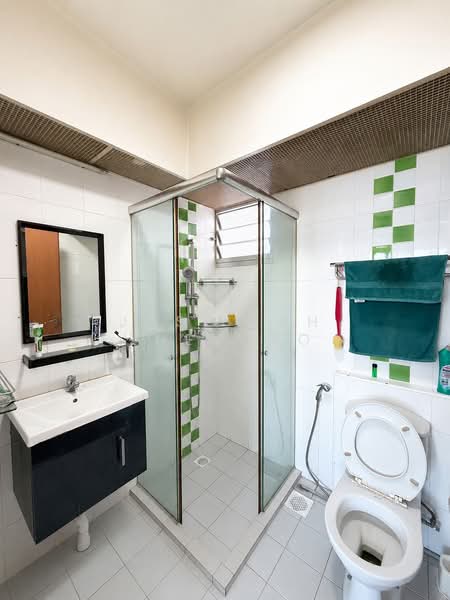 329A Anchorvale Street, 329A Anchorvale Street, 2 Bedrooms, 721 sqft, HDB Flat For Sale, by Jose Loh Zhenhao, 500200294 - Bathroom - PropertyGuru.com.sg