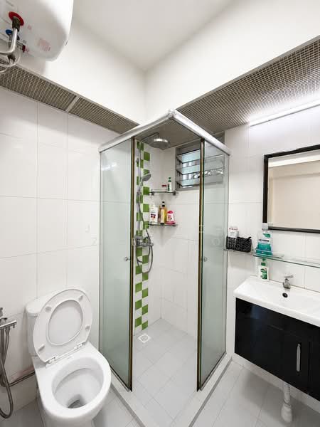 329A Anchorvale Street, 329A Anchorvale Street, 2 Bedrooms, 721 sqft, HDB Flat For Sale, by Jose Loh Zhenhao, 500200294 - Bathroom - PropertyGuru.com.sg