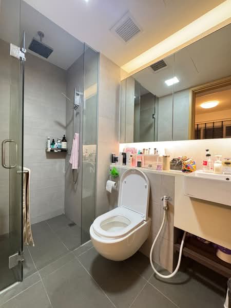 Eight Riversuites, 2 Whampoa East, 1 Bedroom, 441 sqft, Condominium For Rent, by Lyn Hsia, 500200295 - Bathroom - PropertyGuru.com.sg