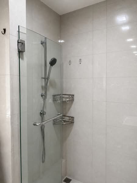 SkyPark Residences, 1 Sembawang Crescent, 3 Bedrooms, 1,152 sqft, Executive Condominium For Sale, by Isaac Lin, 500200299 - Bathroom - PropertyGuru.com.sg