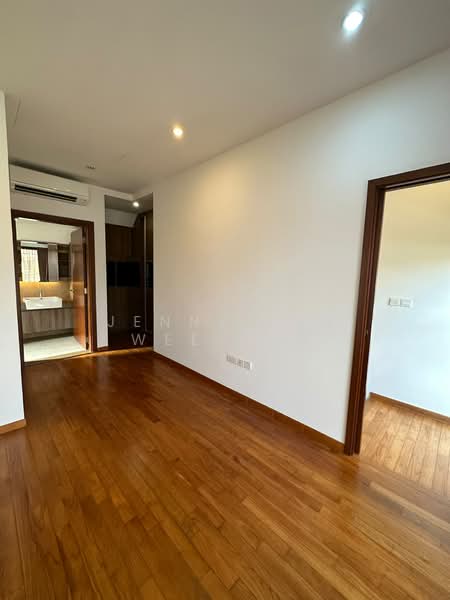 Eleven @ Holland, 11 Holland Link, 5 Bedrooms, 3,713 sqft, Cluster House For Sale, by Jenny Lau Wee Eng, 500200301 - Bathroom - PropertyGuru.com.sg