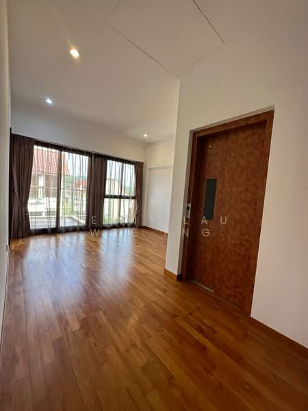 Eleven @ Holland, 11 Holland Link, 5 Bedrooms, 3,713 sqft, Cluster House For Sale, by Jenny Lau Wee Eng, 500200301 - Living Room - PropertyGuru.com.sg