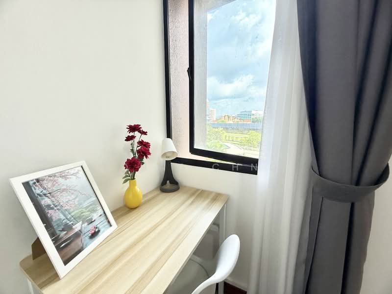 Simsville, 2 Geylang East Avenue 2, Eunos / Geylang / Paya Lebar, Room Rental, 108 sqft, Condominium For Rent, by Young Chng, 500200306 - Study R6 - PropertyGuru.com.sg