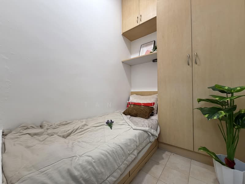 Summerdale, 6 Boon Lay Drive, Room Rental, 150 sqft, Condominium For Rent, by Tan Wei, 500200311 - Bedroom - PropertyGuru.com.sg