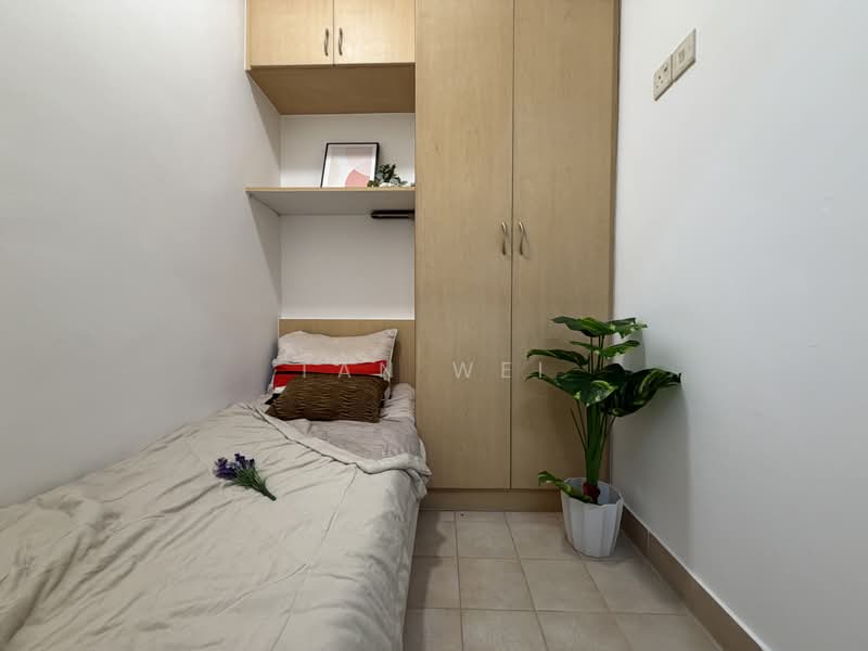 Summerdale, 6 Boon Lay Drive, Room Rental, 150 sqft, Condominium For Rent, by Tan Wei, 500200311 - Bedroom - PropertyGuru.com.sg