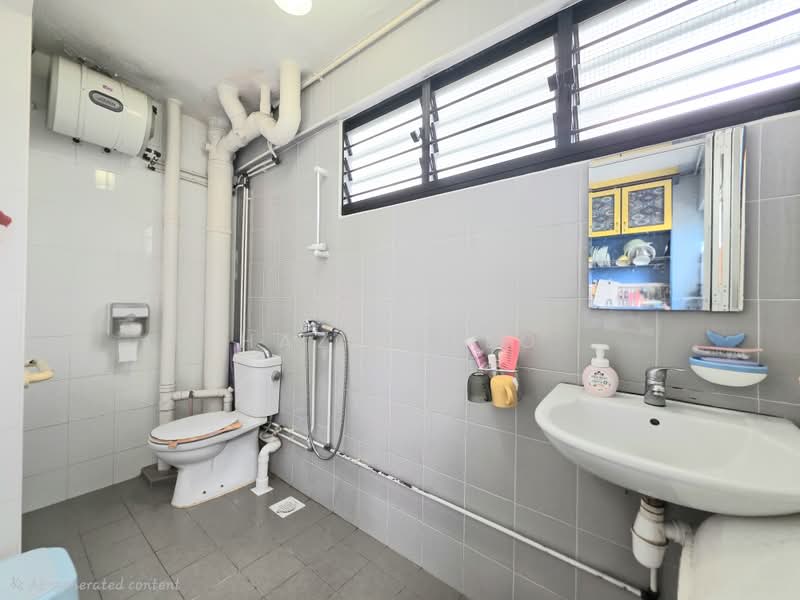 461 Jurong West Street 41, 461 Jurong West Street 41, 3 Bedrooms, 1,302 sqft, HDB Flat For Sale, by Hazel Teo, 500200313 - Bathroom - PropertyGuru.com.sg