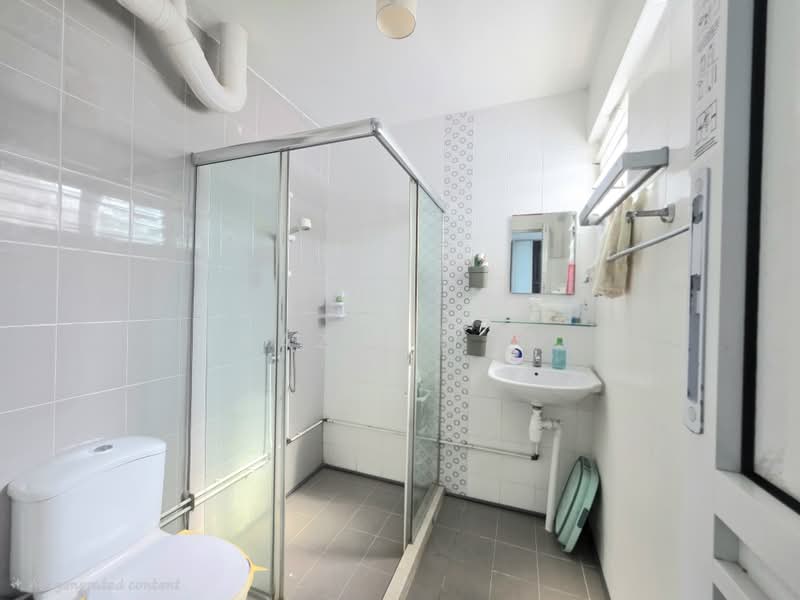 461 Jurong West Street 41, 461 Jurong West Street 41, 3 Bedrooms, 1,302 sqft, HDB Flat For Sale, by Hazel Teo, 500200313 - Bathroom - PropertyGuru.com.sg