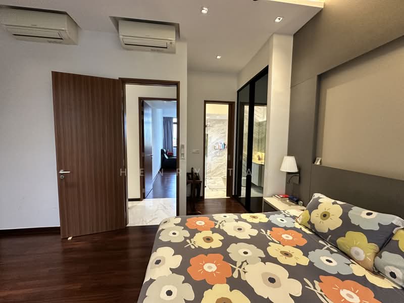 Mayfair Residences, 531 East Coast Road, 3 Bedrooms, 1,184 sqft, Apartment For Sale, by Henry Tan, 500200318 - Master Bedroom + Study - PropertyGuru.com.sg
