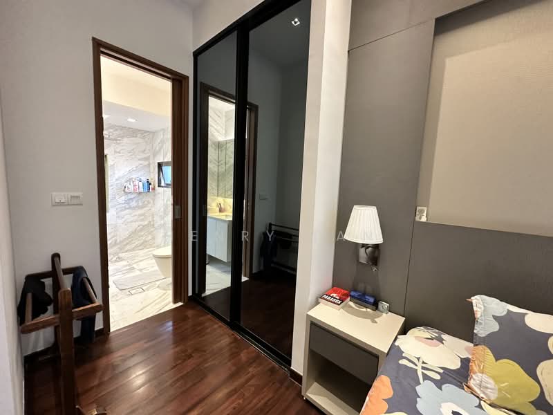 Mayfair Residences, 531 East Coast Road, 3 Bedrooms, 1,184 sqft, Apartment For Sale, by Henry Tan, 500200318 - Master Bedroom + Study - PropertyGuru.com.sg