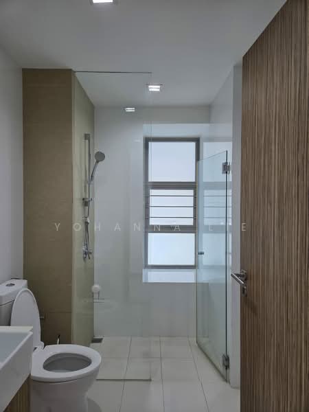 Trevista, 25 Lorong 3 Toa Payoh, Room Rental, 120 sqft, Condominium For Rent, by Yohanna Lie, 500200323 - Bathroom - PropertyGuru.com.sg