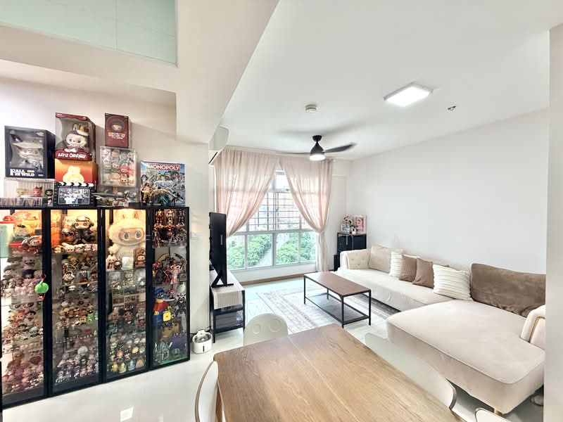 421A Northshore Drive, 421A Northshore Drive, 2 Bedrooms, 732 sqft, HDB Flat For Sale, by Fatin Amira, 500200330 - Living Room - PropertyGuru.com.sg
