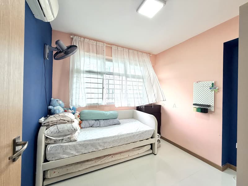 421A Northshore Drive, 421A Northshore Drive, 2 Bedrooms, 732 sqft, HDB Flat For Sale, by Fatin Amira, 500200330 - Bedroom - PropertyGuru.com.sg