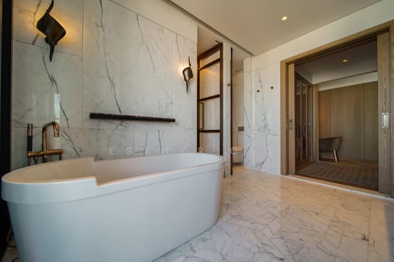 DUO Residences, 1 Fraser Street, 5 Bedrooms, 4,392 sqft, Apartment For Sale, by Esther Clx, 500200332 - Bathroom - PropertyGuru.com.sg