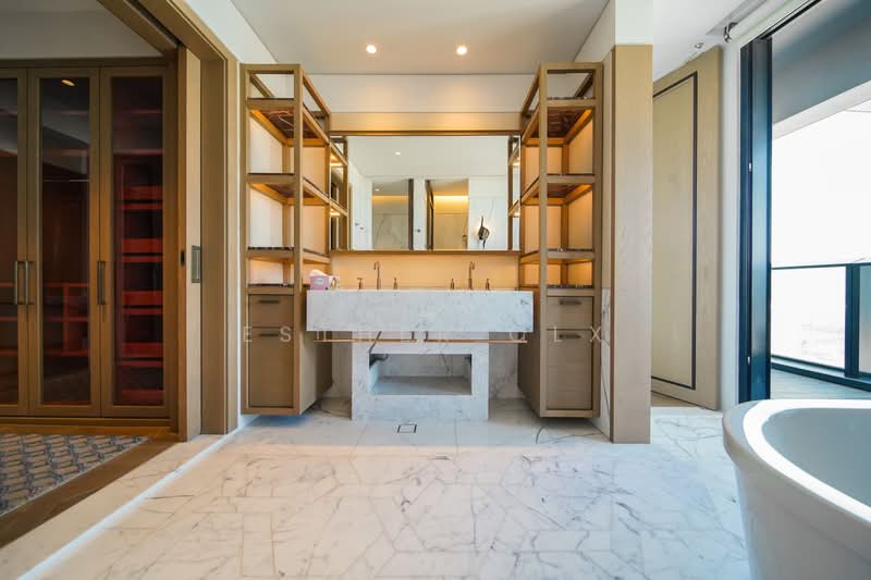 DUO Residences, 1 Fraser Street, 5 Bedrooms, 4,392 sqft, Apartment For Sale, by Esther Clx, 500200332 - Bathroom - PropertyGuru.com.sg