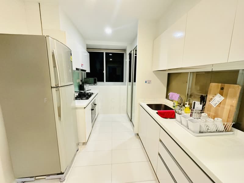 The Regency at Tiong Bahru, 38 Chay Yan Street, Room Rental, 150 sqft, Condominium For Rent, by Florence Zheng Zhen, 500200352 - Kitchen - PropertyGuru.com.sg
