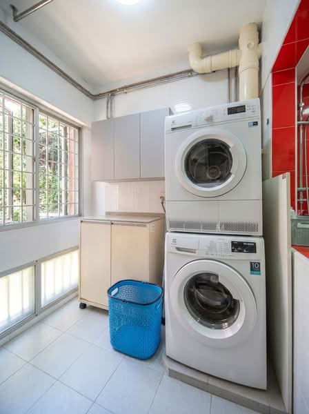 607 Elias Road, 607 Elias Road, 4 Bedrooms, 1,604 sqft, HDB Flat For Sale, by Junie Lim, 500200353 - Yard - PropertyGuru.com.sg