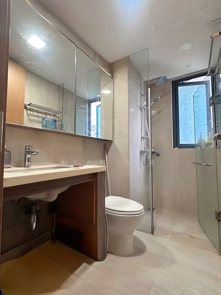 Kingsford Waterbay, 84 Upper Serangoon View, 3 Bedrooms, 893 sqft, Condominium For Sale, by Jean Sia, 500200363 - Bathroom - PropertyGuru.com.sg