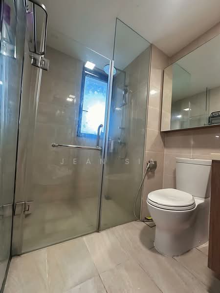 Kingsford Waterbay, 84 Upper Serangoon View, 3 Bedrooms, 893 sqft, Condominium For Sale, by Jean Sia, 500200363 - Bathroom - PropertyGuru.com.sg