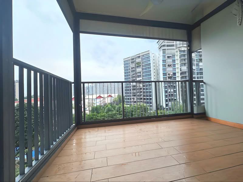 Kingsford Waterbay, 84 Upper Serangoon View, 3 Bedrooms, 893 sqft, Condominium For Sale, by Jean Sia, 500200363 - Balcony - PropertyGuru.com.sg
