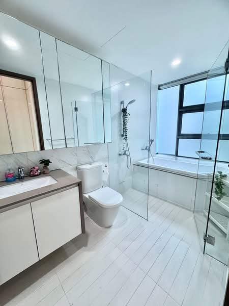 Hundred Trees, 89 West Coast Drive, Room Rental, 250 sqft, Condominium For Rent, by punkin, 500200364 - Bathroom - PropertyGuru.com.sg
