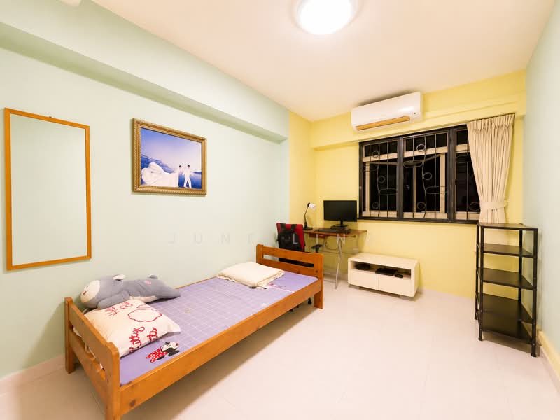 181 Jelebu Road, 181 Jelebu Road, 3 Bedrooms, 1,012 sqft, HDB Flat For Sale, by June Ling, 500200372 - Bedroom - PropertyGuru.com.sg