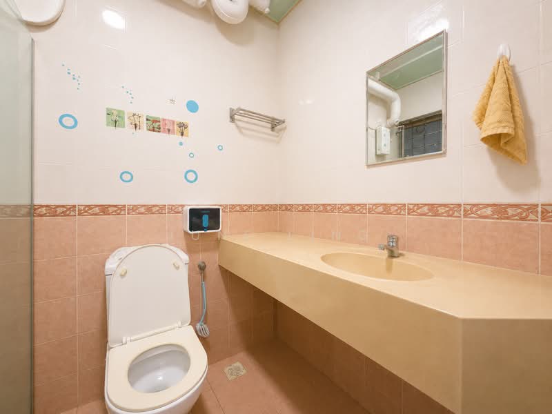 181 Jelebu Road, 181 Jelebu Road, 3 Bedrooms, 1,012 sqft, HDB Flat For Sale, by June Ling, 500200372 - Bathroom - PropertyGuru.com.sg
