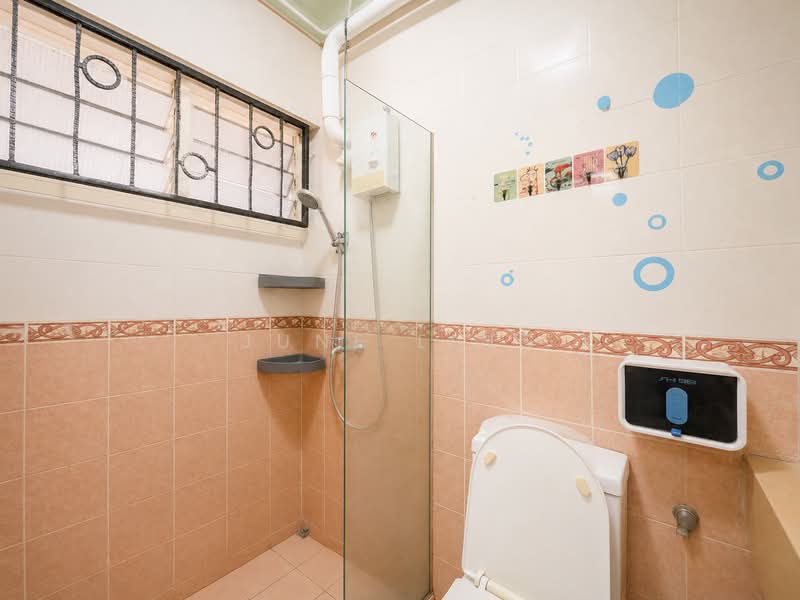 181 Jelebu Road, 181 Jelebu Road, 3 Bedrooms, 1,012 sqft, HDB Flat For Sale, by June Ling, 500200372 - Bathroom - PropertyGuru.com.sg