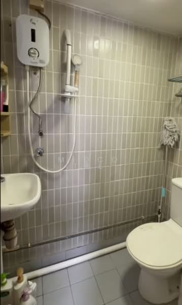Lucky Plaza, 304 Orchard Road, Room Rental, 150 sqft, Apartment For Rent, by Midco Tee, 500200375 - Bathroom - PropertyGuru.com.sg