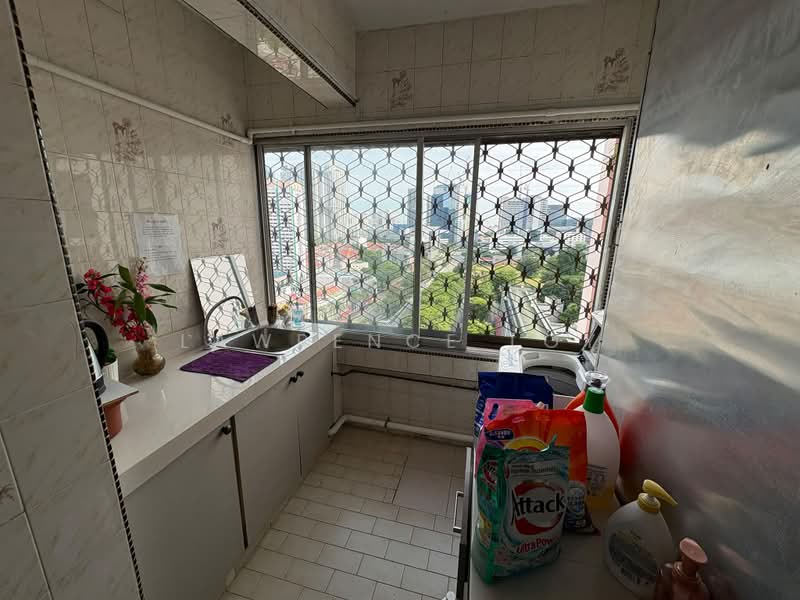 People's Park Complex, 1 Park Road, 5 Bedrooms, 1,119 sqft, Apartment For Sale, by Lawrence Loy, 500200383 - Kitchen - PropertyGuru.com.sg