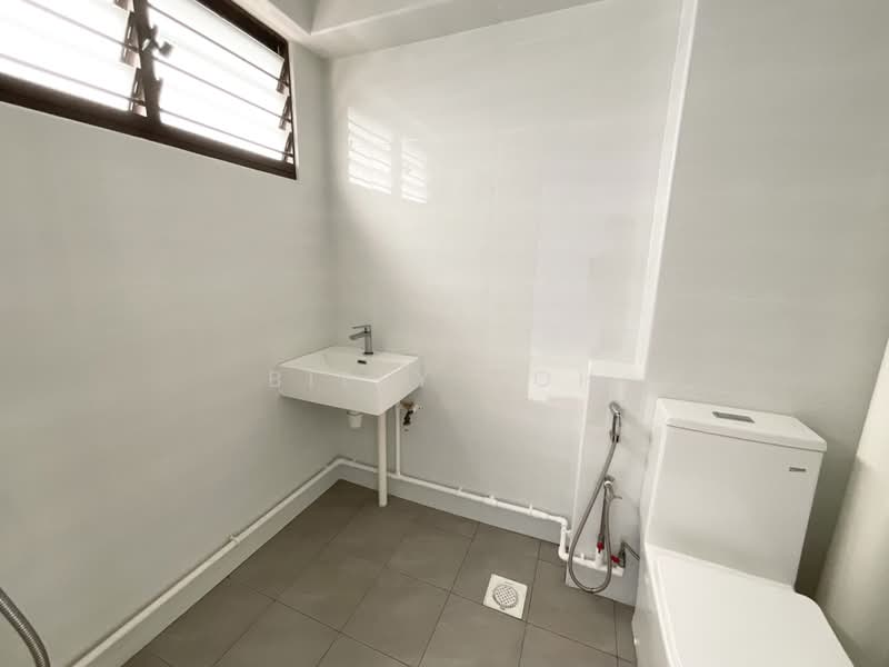 124 Pasir Ris Street 11, 124 Pasir Ris Street 11, 3 Bedrooms, 1,108 sqft, HDB Flat For Sale, by Billy Goh, 500200385 - Bathroom - PropertyGuru.com.sg