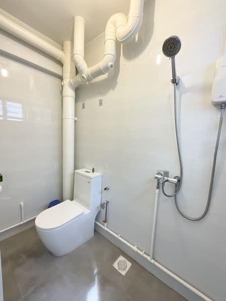 124 Pasir Ris Street 11, 124 Pasir Ris Street 11, 3 Bedrooms, 1,108 sqft, HDB Flat For Sale, by Billy Goh, 500200385 - Bathroom - PropertyGuru.com.sg