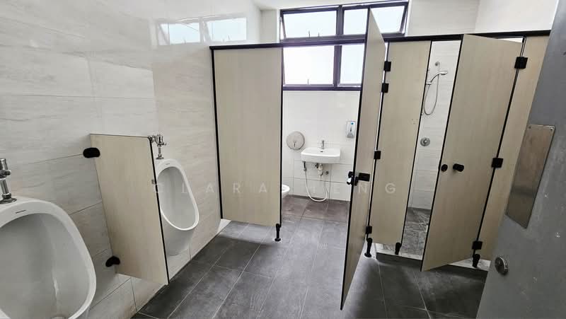 đWhole Floor Office +Storage +Chiller @ Kg Ampat/ Joo Seng, near Tai Seng MRT!, Kampong Ampat | Joo Seng | Upp Aljunied Link, 4,380 sqft, Light Industrial (B1) For Rent, by Clara Heng, 500200388 - Bathroom - CommercialGuru.com.sg
