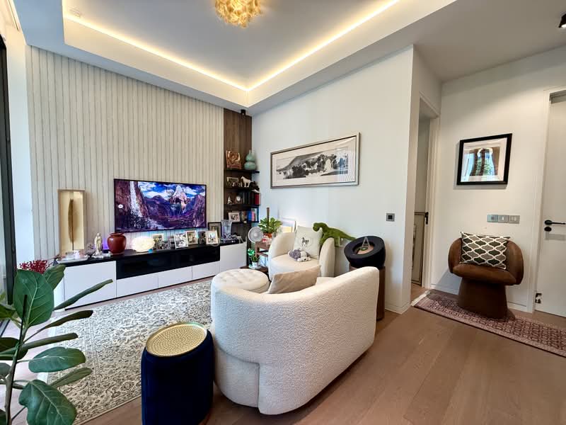 10 Evelyn, 10 Evelyn Road, 2 Bedrooms, 743 sqft, Condominium For Sale, by Yvonne Lai, 500200391 - Living Room - PropertyGuru.com.sg