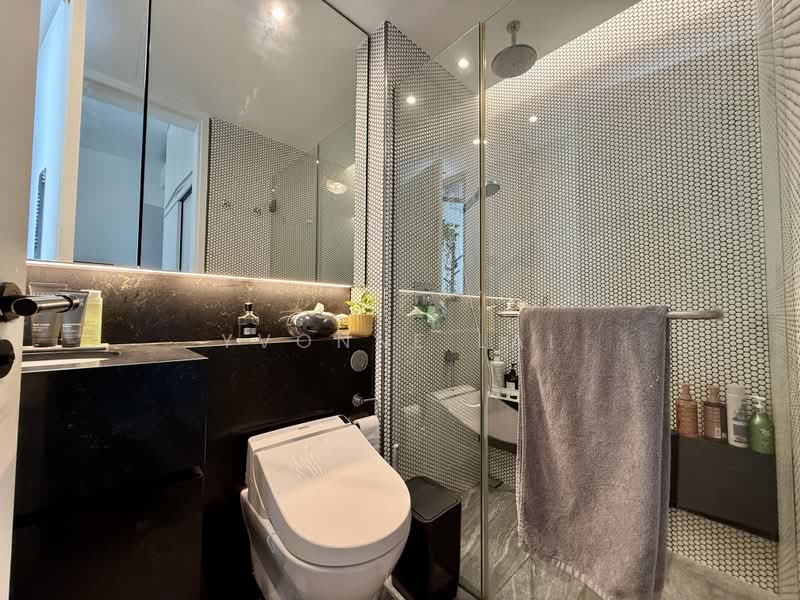 10 Evelyn, 10 Evelyn Road, 2 Bedrooms, 743 sqft, Condominium For Sale, by Yvonne Lai, 500200391 - Bathroom - PropertyGuru.com.sg