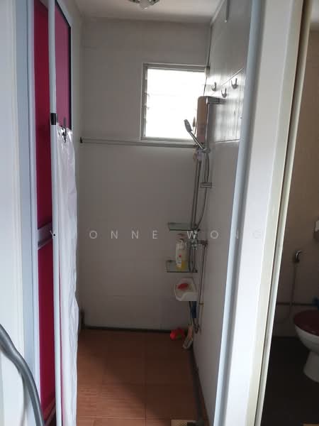 130 Marsiling Rise, 130 Marsiling Rise, 2 Bedrooms, 645 sqft, HDB Flat For Rent, by Yvonne Wong, 500200392 - Bathroom - PropertyGuru.com.sg